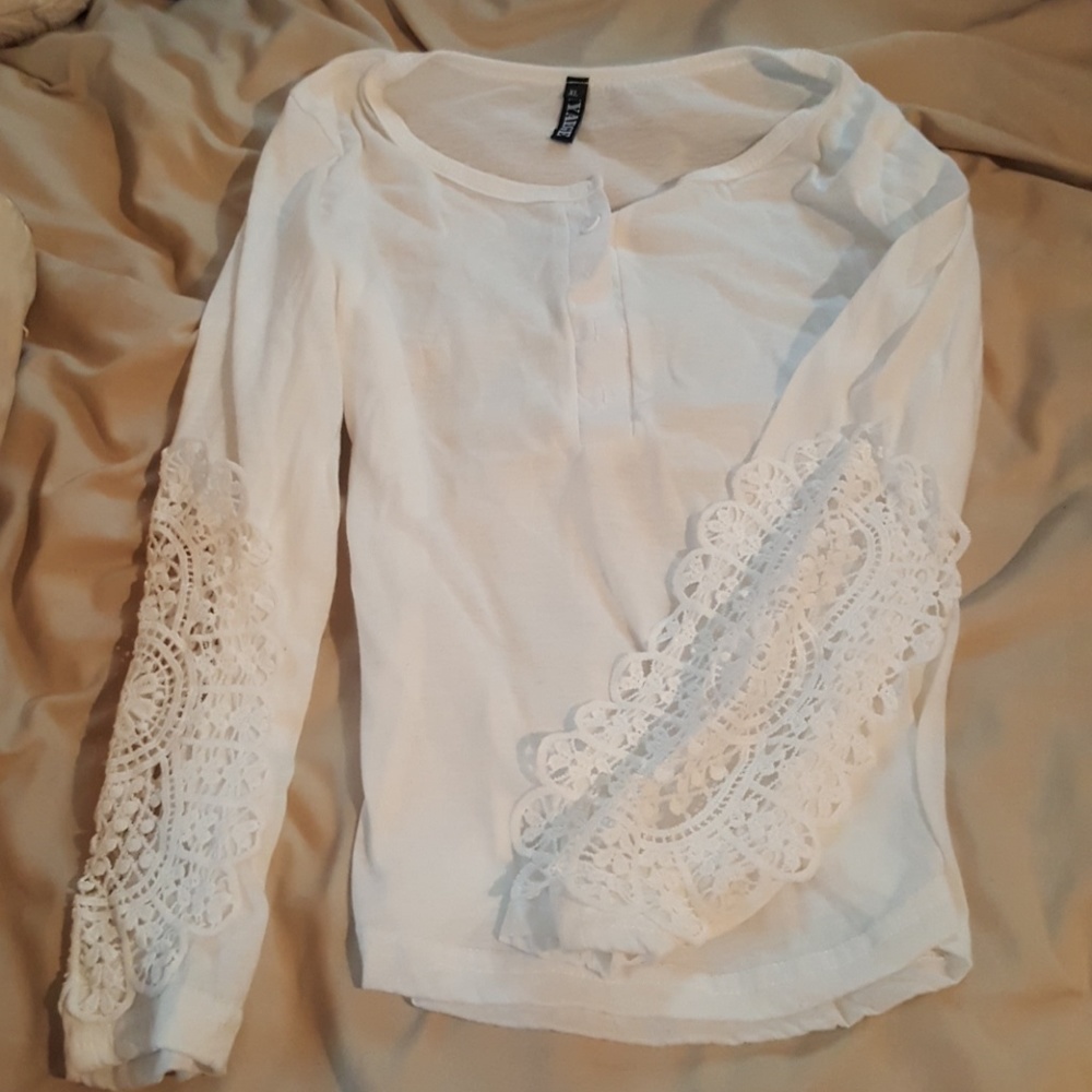 Comfortable white tee